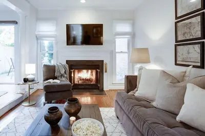 Image de The Potomac - Friendly Townhouse Near Dc & Old Town - 3 En-Suite Baths