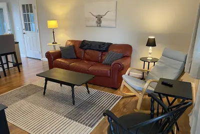 Image de Gorgeous house with privacy fence