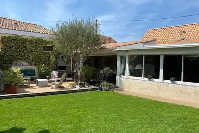 Image de Charming Canaulaise Villa, 10 minutes walk from the beach, wooded garden