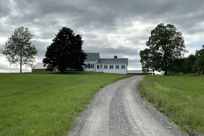 Image de Coastal Maine Cozy Farmhouse for Family Vacations & Wedding Ceremonies