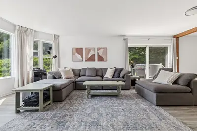 Image de Prime location 4 bdrm/2bath in Old Village - 5 min to slopes! Vip Parking Pass