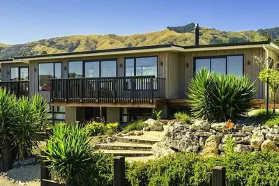 Image de Pohara's Bliss by the Sea