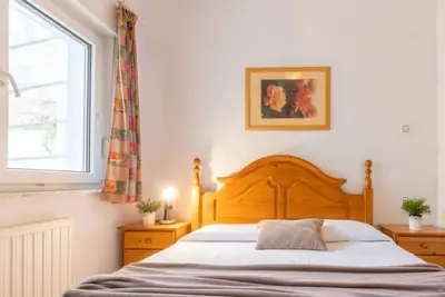 Image de Joli appartement pour 4 personnes avec Wifi, piscine, Tv, terrasse, animaux admis et parking