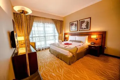 Image de Two Bedroom Apartment Sheikh Hazza Mosque Park