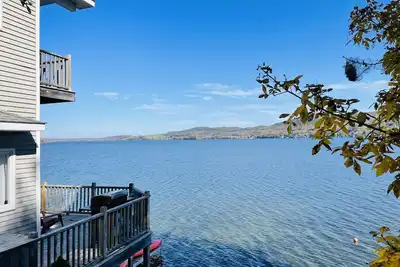 Image de Beautiful Big Lake Front House W/gorgeous lake views