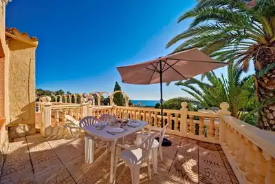 Image de Joli appartement avec piscine, Wifi, climatisation, Tv, terrasse, animaux admis et parking