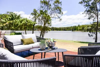 Image de Gorgeous Lakeside Accomodation Family Friendly