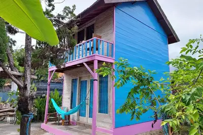 Image de Tiny Wood Dream House Steps From The Beach