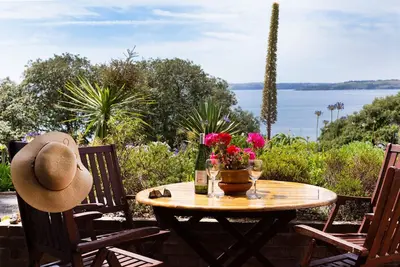 Image de 2 bedroom apartment (max 4 people), fabulous sea views