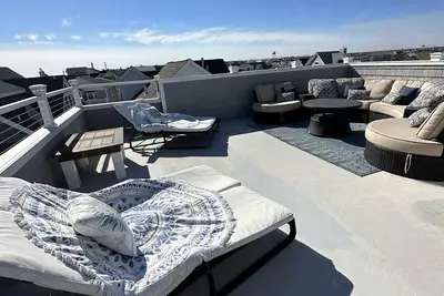 Image de Perfect getaway steps from the beach!