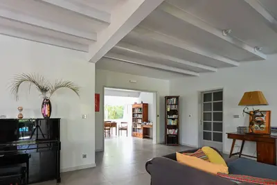 Image de Sumptuous villa with swimming pool in a quiet area 5 minutes walk from the beach.