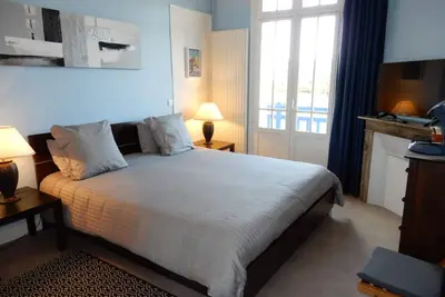 Image de Caprices De Plage Chambre grand lit double, balnéo, beau balcon, vue 300 m plage