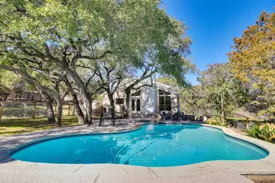 Image de Shaded Getaway w/ Bbq & Fire Pit in Austin!
