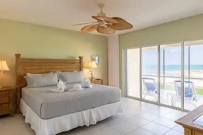 Relax Recharge Enjoy  Beachfront Home, Stunning Sunset  next door to RumPoint