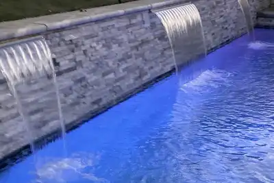 Image de 🏡 ☀️ Spacious Bako Home w/Salt water pool