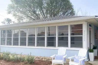 Image de charming florida beach cottage