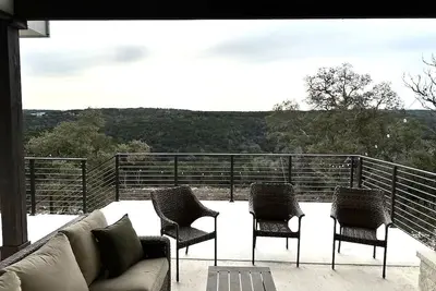 Image de Rockin' P Haus; Beautiful hilltop home near the Guadalupe River and Canyon Lake