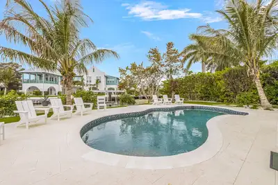 Image de 4 Bed / 4 Bath with Stunning Views of Bimini Bay!