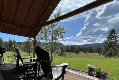 Image de Clearwater Ranch Cabin. Peaceful & Private Mountain Cabin convenient off Hwy 200
