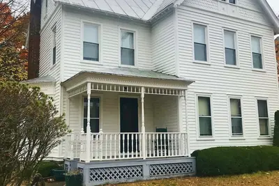 Image de Historic Adirondack Home ready for your four season enjoyment,
