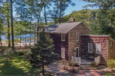 Image de Charming private home on the Connecticut River that comfortably sleeps 11 people