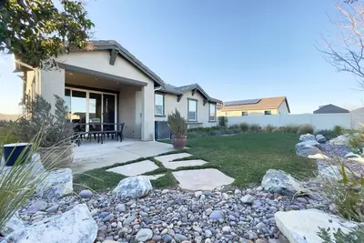 Image de Former Model Home, 3 Car Garage, Gym, Sleep 14