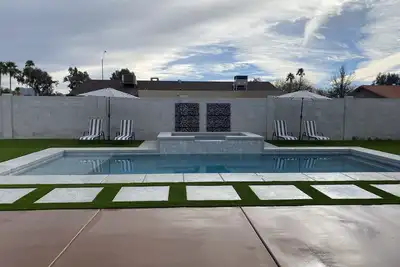 Image de The White House -Spacious 4br W/Pool 10 min from Tpc Golf!