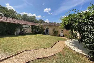 Image de Family friendly farmhouse, 5 mins from beach lake and historic market