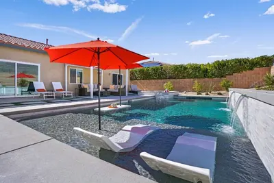 Image de Rolling Hills: Luxury Home, Heated Pool, Mtn Views