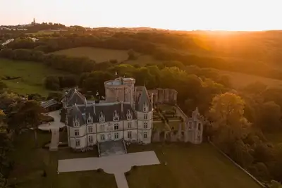 Donjon Medieval A PROXIMITÉ Du Puy Du Fou, Château de la Flocelliere