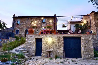 Image de Restored Tuscan farmhouse 15 minutes from the center of Florence
