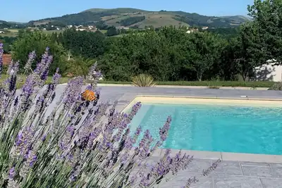 Image de Maison avec piscine \/spa et vue sur les montagnes basques
