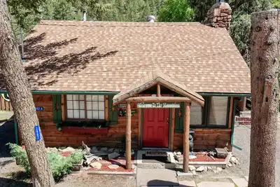 Image de Welcome to riverfront paradise at Annie's Mountain Retreat!