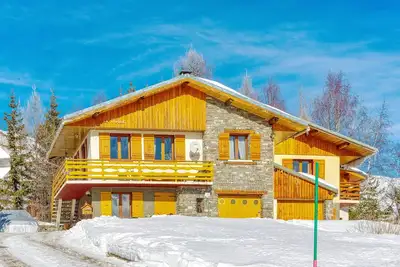 Image de Chalet Melody - Quatre Chambres Chalet, Couchages 8