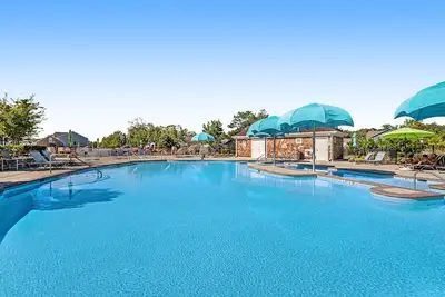 Image de Ocean View Beach Club home, close to beach, with shared pool and ping pong