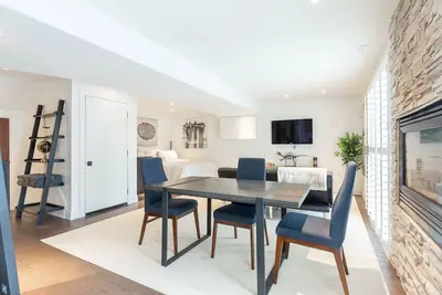 Image de Luxury Lakeside Studio by Jack