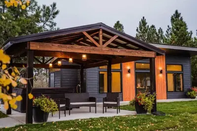 Image de Mtn view 1-bd cabin with hot tub