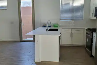 Image de Brand New Home for Superbowl Rental