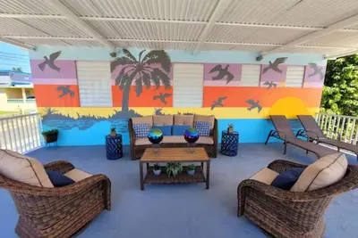 Image de Apt w/ Pool deck & Games, 5 mins from the Beach Ou