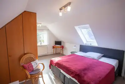 Image de Location-Salle de bain privée séparée-Vue sur Jardin-Elstar 5