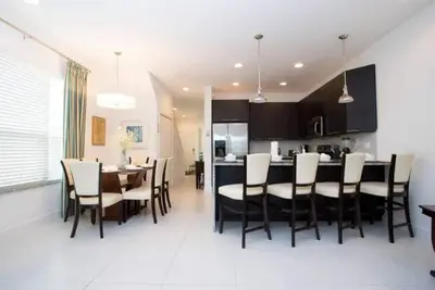 Image de Comfy Three-Bedroom townhouse near Disney