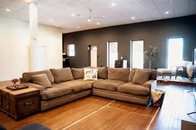 Image de Spacious! Bigger than it seems. Room for everyone!