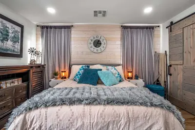 So charming! Perf for spring break, golf, baseball and visiting colleges!