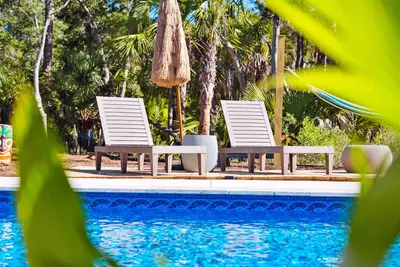 Image de Red Sunset Sanctuary - Newly Built House In Secluded Area With Private Heated Pool