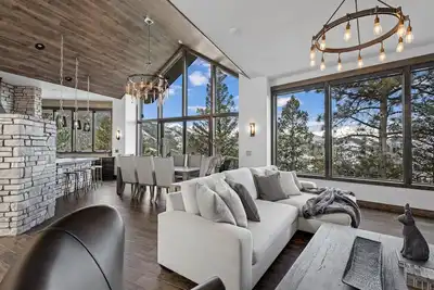 Image de Skyes Peak - Luxury Mountain Retreat with Breathtaking Views