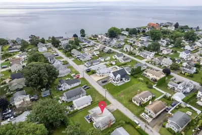 Image de Fully Updated Cornfield Point Beach House, Old Saybrook, Ct