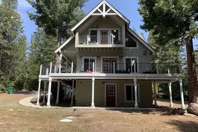Image de Spacious 3br + Loft Country Club Lakehouse