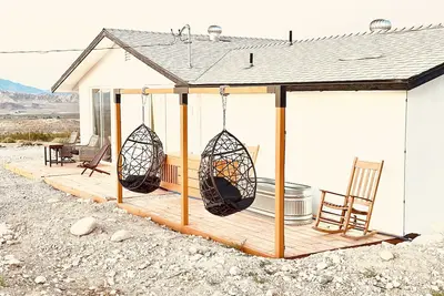 Image de 10 Acres with Amazing Views! Just 18 mins to Big Bear!