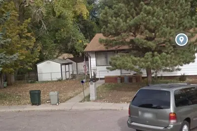 Image de Nice quiet house close to downtown, open space, trails.