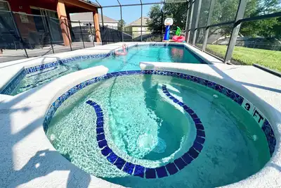 Image de Pool home  15 minutes drive to Disney in Emerald Island Resort